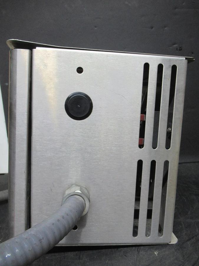 Used 12 VDC 6 AMP CHARLES BATTERY C-CHARGER INPUT: 1.5 AMPS 120 VAC AE1206 300 HOUR