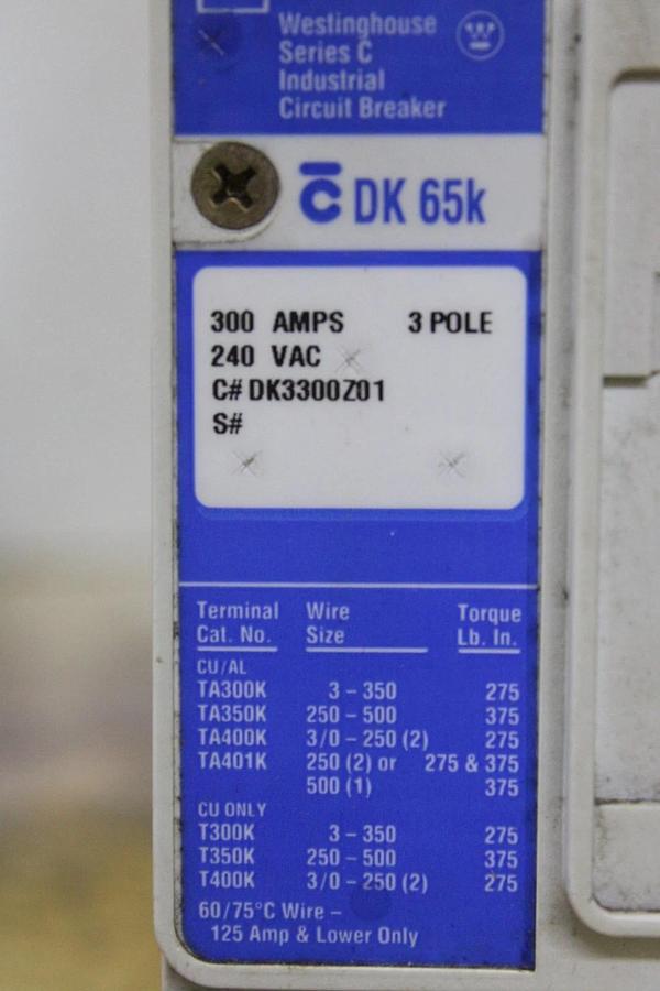 Used CUTLER HAMMER CIRCUIT BREAKER DK3300Z01 300 AMP 3-POLE 240 VAC SINGLE PHASE