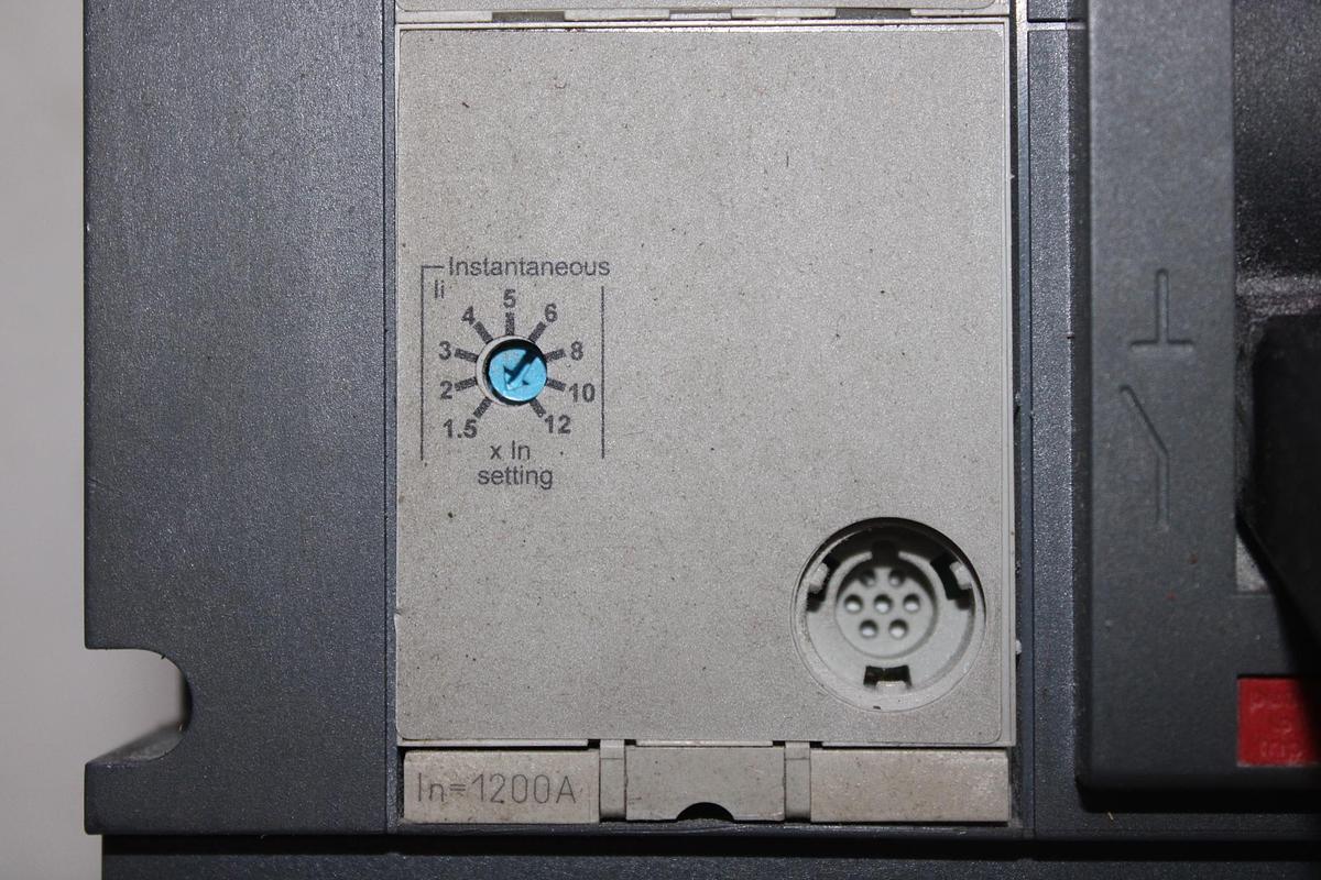 Used SQUARE D I-LINE CIRCUIT BREAKER MA36400 400 AMP 600 VAC 3-POLE
