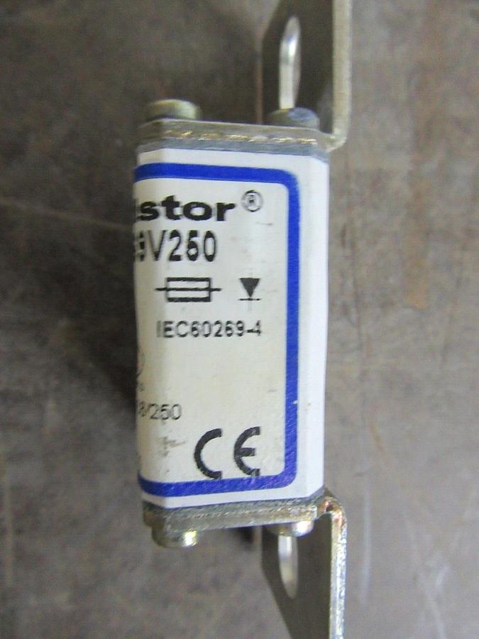 FERRAZ SHAWMUT PROSTITUTOR FUSES BS000UB69V250 250 AMP 690 VAC **NEW SURPLUS**