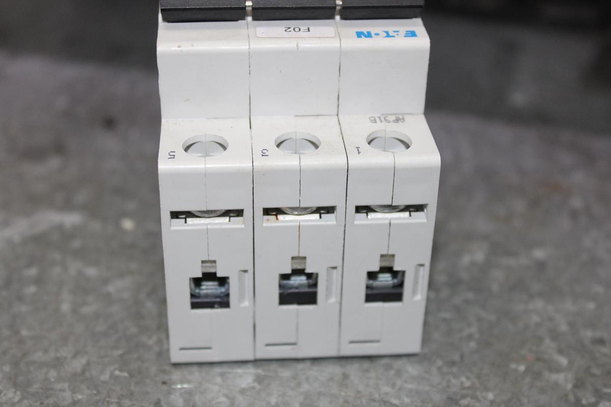 Used CARRIER ACTUATOR XU-348-0-0-1 HF26BB030 0.95 AMP 115 VOLT 50/60 HZ 50 WATT