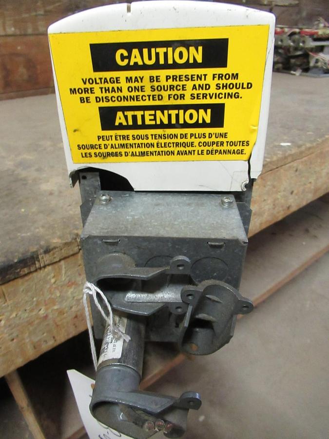 Used ABB VARIABLE SPEED DRIVE ACH401C00932 W/ BYPASS 7.5HP 3PHASE 480V 14.8A TYPE 1