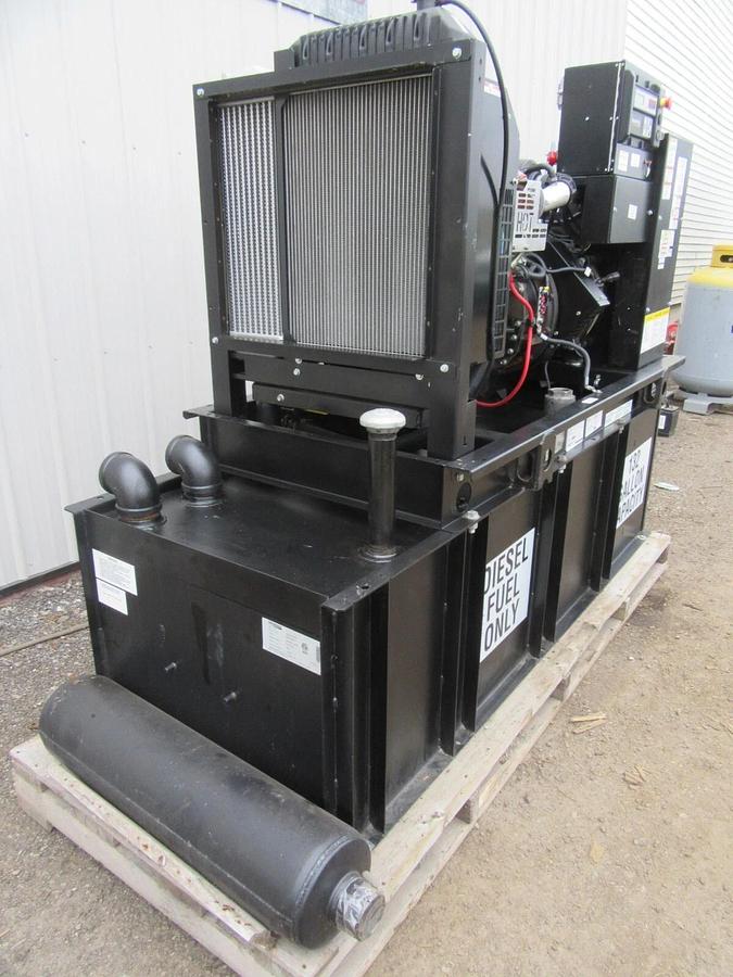 Used 2020 30KW DIESEL GENERATOR GENERAC 120/240 VOLT SINGLE PHASE 75 HR PERKINS 30 KW