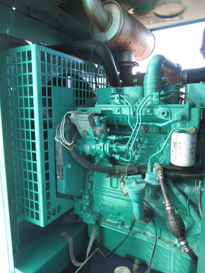 Used 50 KW DIESEL GENERATOR CUMMINS 120/240V B3.9-G4 ENCLOSED RECONNECTABLE VIDEO