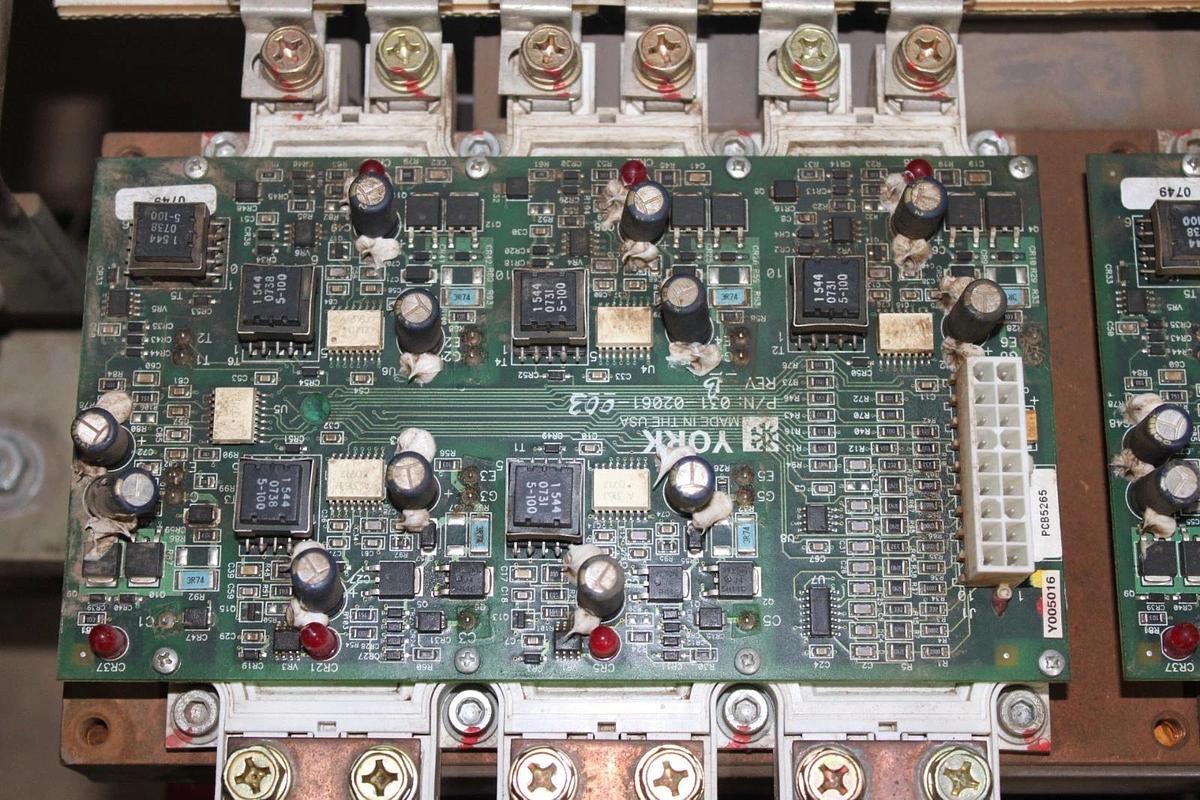 Used YORK LIQUID CHILLER IGBT DRIVE VSD 371-04192-101 **WARRANTY INCLUDED**