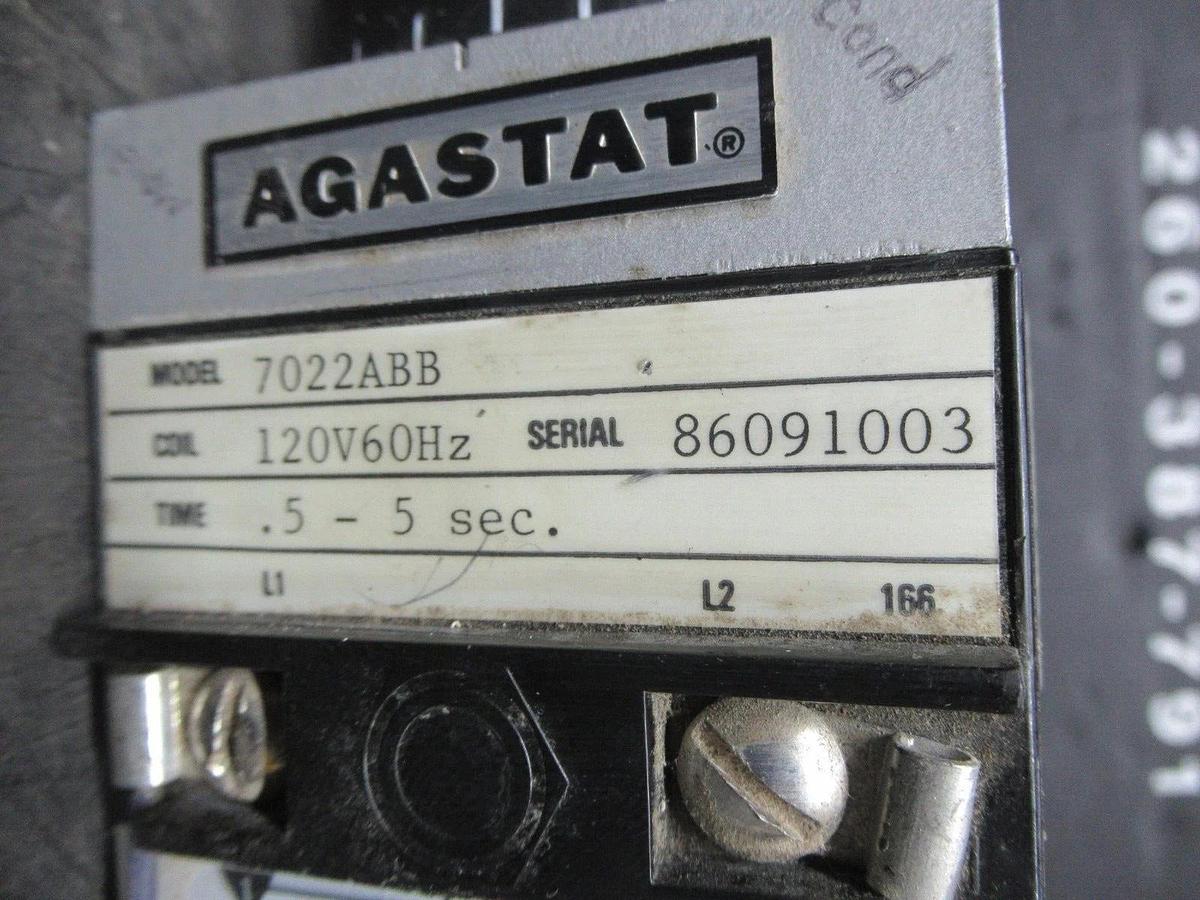 Used AGASTAT TIME DELAY RELAY 0.5-5 SECONDS 7032CC 120 VAC VOIL 600 VAC 10 AMP