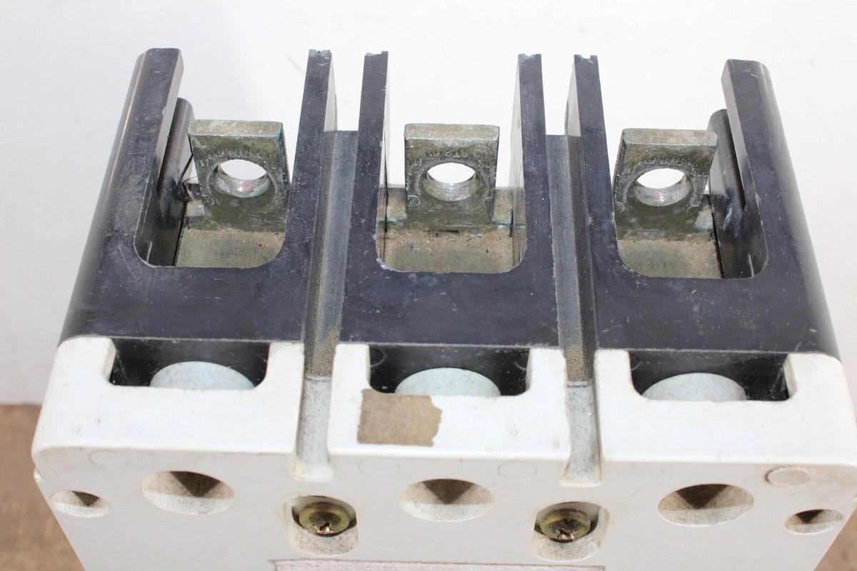 Used CUTLER HAMMER MOLDED CASE SWITCH KDB3400KW 400 AMP 600 VAC 3-POLE *WARRANTY*