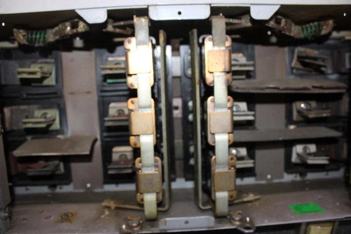 Used SIEMENS VACU-BREAK TWIN DISCONNECT SWITCH V7F3644J 200 AMP 600 VAC 3-POLE