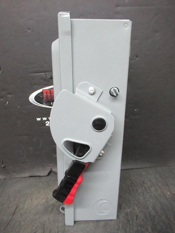 NEW IN BOX SQUARE D SAFETY SWITCH H321N 30 AMP 240 VAC 7.5 HP 3-PHASE 3-POLE