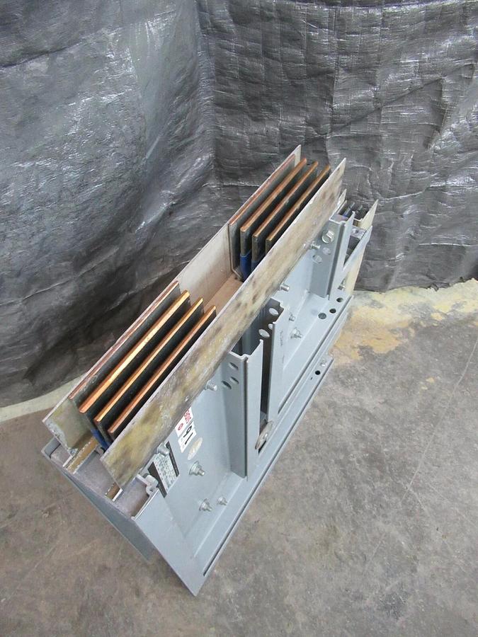 Used 4000 AMP GE SPECTRA SERIES FLATWISE 90° BUSWAY ELBOW 92867 600 V 3 PH 3 W W/G