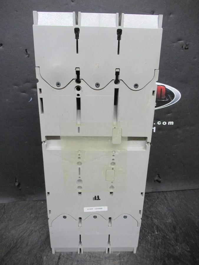 Used SQUARE D POWERPACT BREAKER 528261P1 600 VAC 400 AMP BOTTOM LUGS 3 POLE