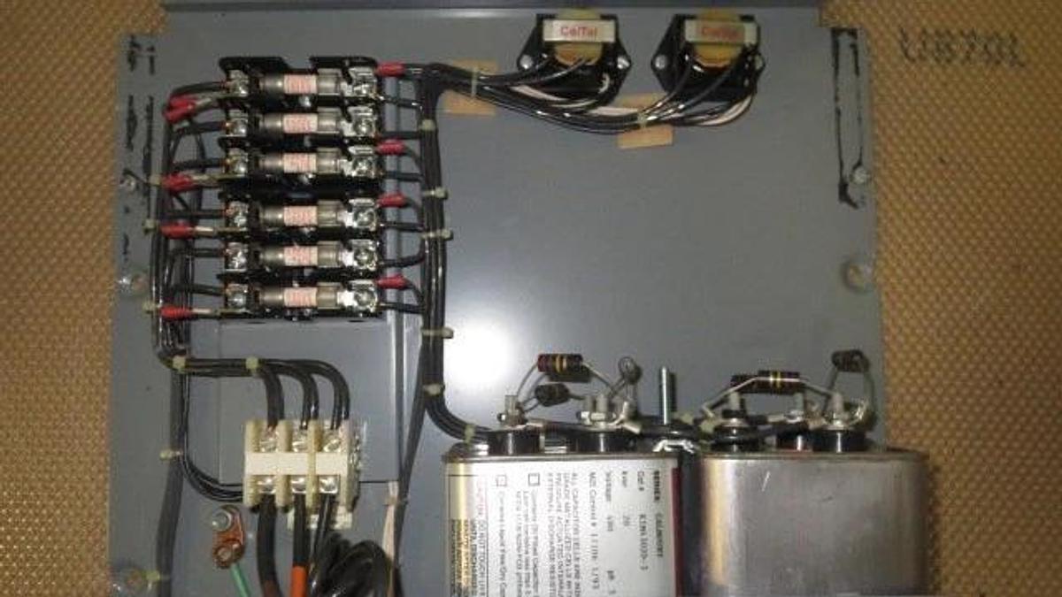 Used MYRON ZUCKER CAPACITOR CALMOUNT SERIES, KVAR 20, 480 V, 3 PHASE -- KIM43020-3