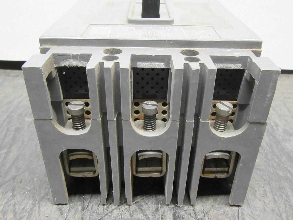 Used WESTINGHOUSE 3-POLE CIRCUIT BREAKER HFB3100 100 AMP 600 VAC 4976D04G44