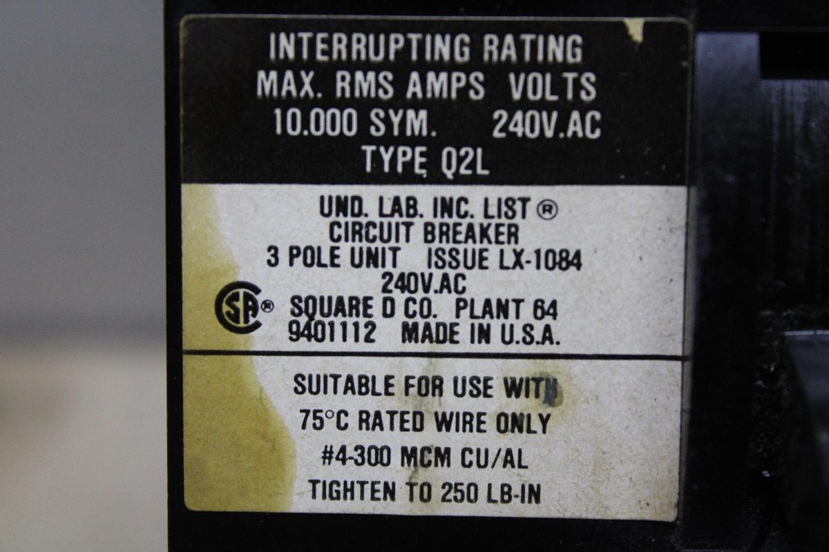 Used GENERAL ELECTRIC CIRCUIT BREAKER TQD32125 3-POLE 240 VAC 125 AMP