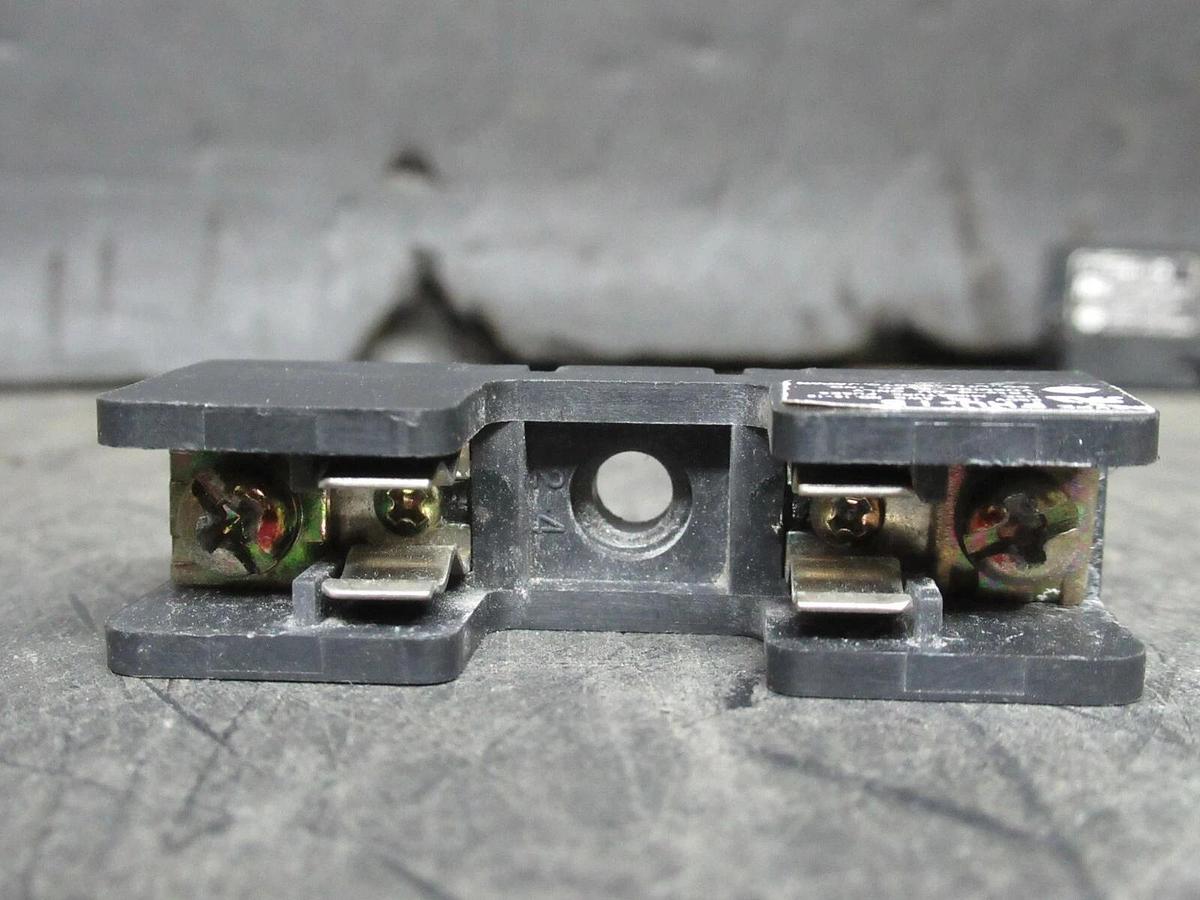 Used (LOT OF 2) YOSHIDA SINGLE FUSE LUG FHU-15 250 VOLT 15 AMP **WARRANTY INCLUDED**