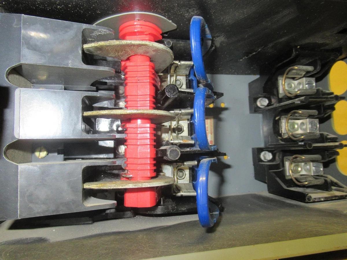 Used SQUARE D QMB SAFLEX SWITCH UNIT QMB-362-T1 30A 600VAC 3 POLE SER. D2 3PHASE 20HP