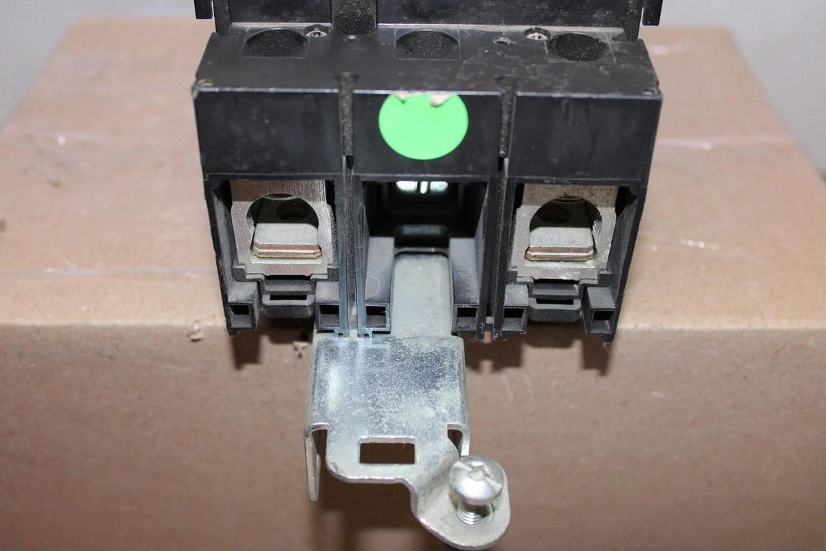 Used SQUARE D POWERPACT I-LINE CIRCUIT BREAKER JDA262002 200 AMP 2-POLE 600 VAC