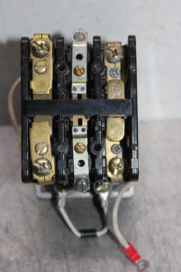 Used EATON REVERSING CONTACTOR DIL-M1600 XTCEC16R 1600 AMP 1300 HP COIL: 240V