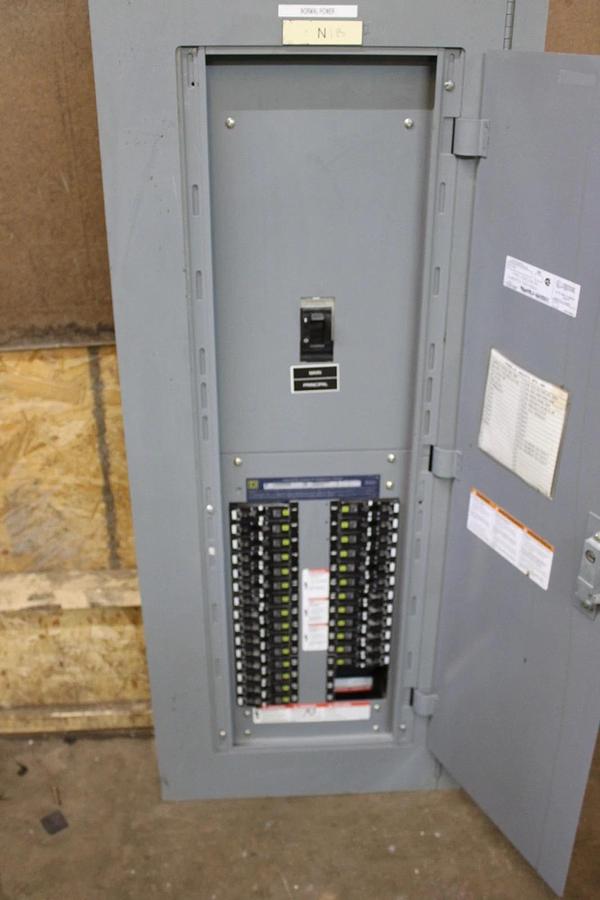 Used SQUARE D TYPE 1 NF MAIN SERVICE PANEL 12106793820030001 150 AMP 30-SLOT 600V