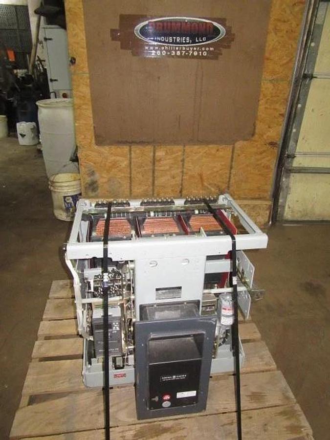Used GE AKR 4000 AMP BREAKER AKR-8D-100 MICRO VERSA TRIP A440LSGMR 4000A GROUND LSG
