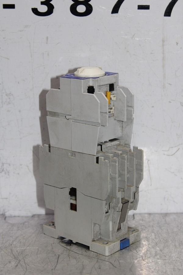Used CUTLER HAMMER D15CR31 CONTACTOR W/ C320TP1 TIMING RELAY 0.1-30 SECOND