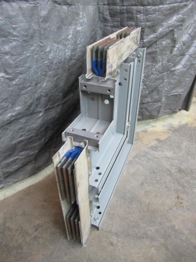 Used 4000 AMP GE SPECTRA SERIES FLATWISE 90° BUSWAY ELBOW 92867 600 V 3 PH 3 W W/G