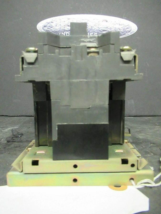Used 27 AMP WESTINGHOUSE REVERSING CONTACTOR A211K1BA 240 VAC 3 HP