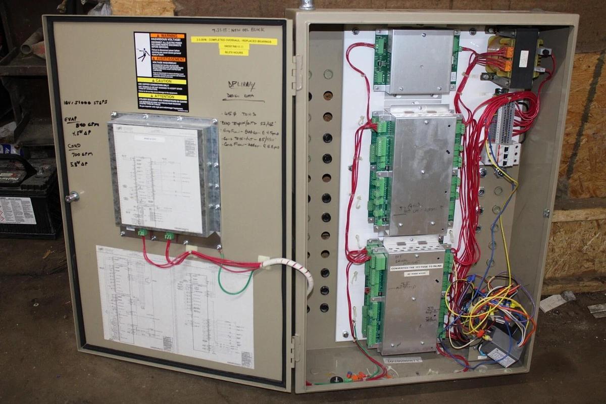 Used TRANE CENTRAVAC CHILLER CONTROL PANEL INTERFACE CVHE450 X13650485-01 REV. F