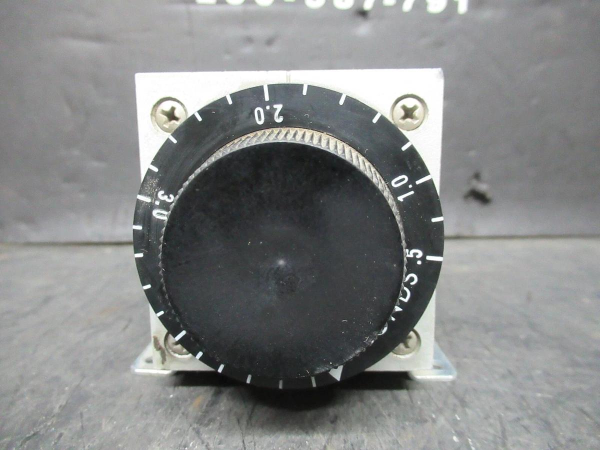 Used AGASTAT TIME DELAY RELAY 0.5-5 SECONDS 7012AB 120 VOLT VOIL 600 VAC 10 AMP