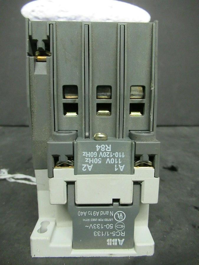 Used YORK IEC AC-1 CONTACTOR 024-31818-000 600 VAC 50 AMP 30 HP 120 VOLT COIL
