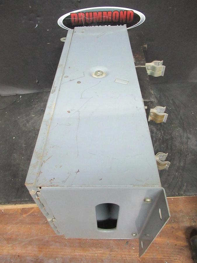 Used SQUARE D QMB SAFLEX UNIT QMB-3220 200 AMP 240 VAC 3-POLE 3-PHASE 50 HP