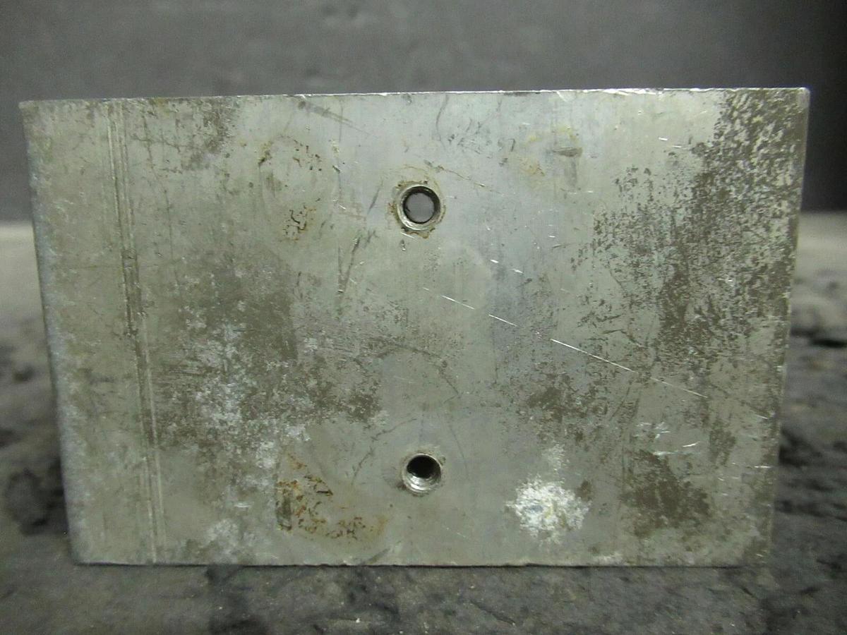 Used USD 5207-03 MECHANICAL DISTRIBUTION CONNECTOR TERMINAL LUG SET 600MCM - #14 WIRE