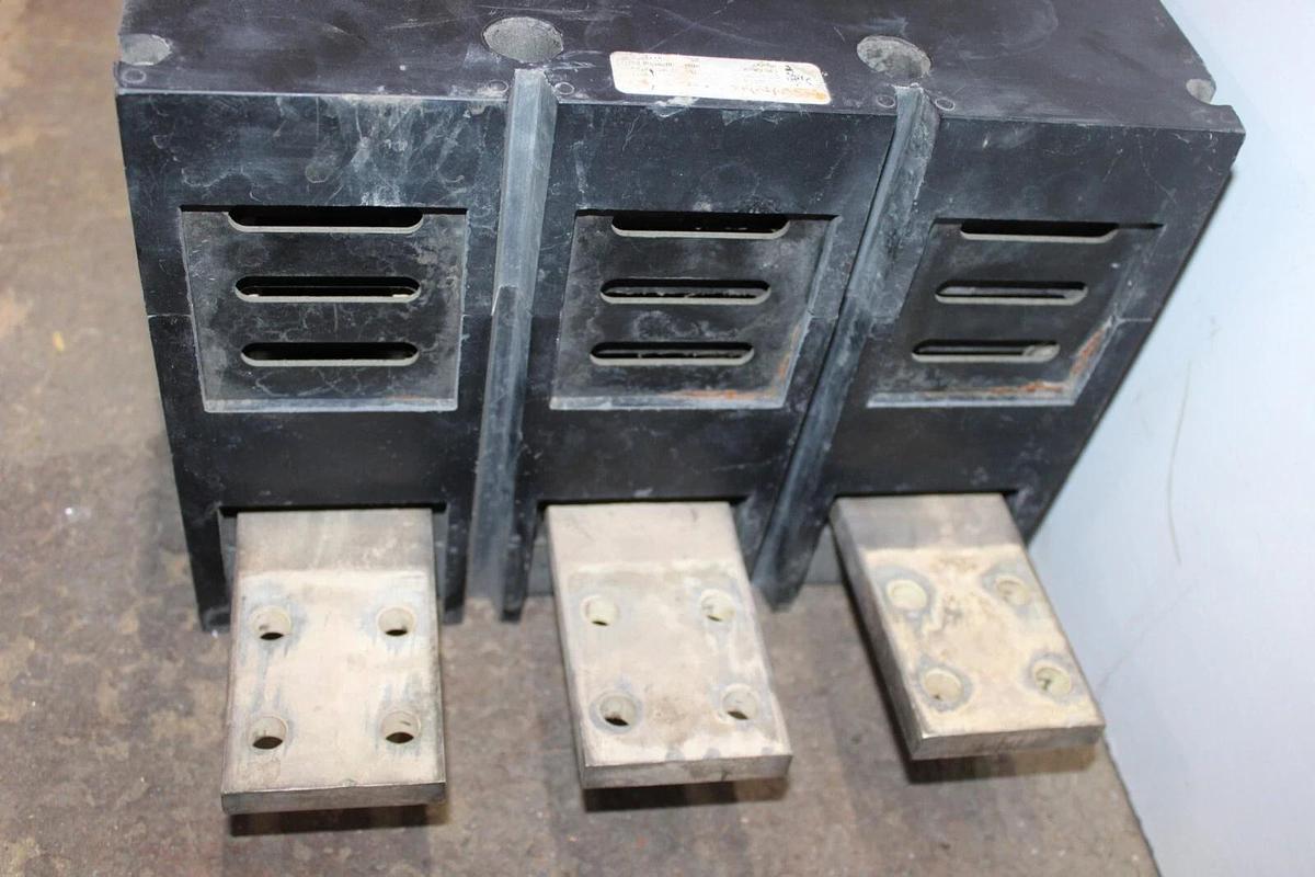 Used WESTINGHOUSE CIRCUIT BREAKER PCF32000F 1400 AMP TRIP 3-POLE 600 VAC