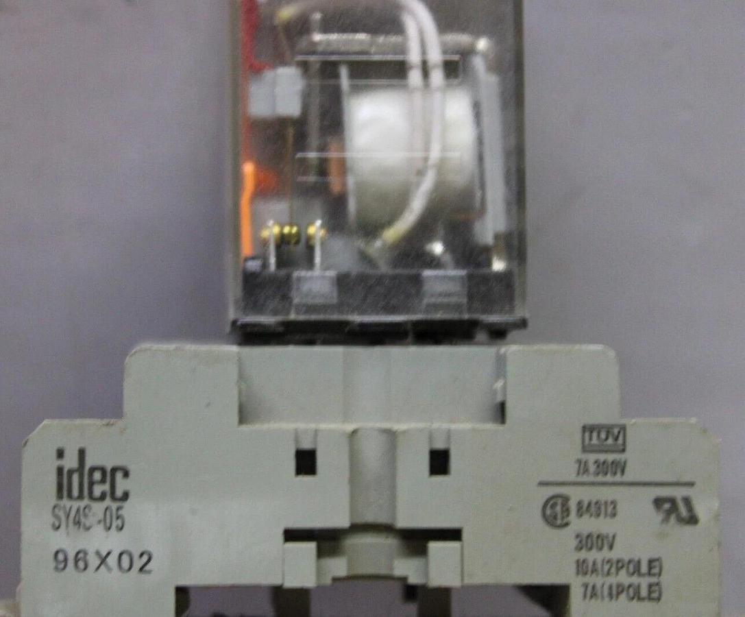 Used SCHNEIDER ELECTRIC RELAY RXM4AB1F7 120 VOLT 6 AMP **WARRANTY INCLUDED**