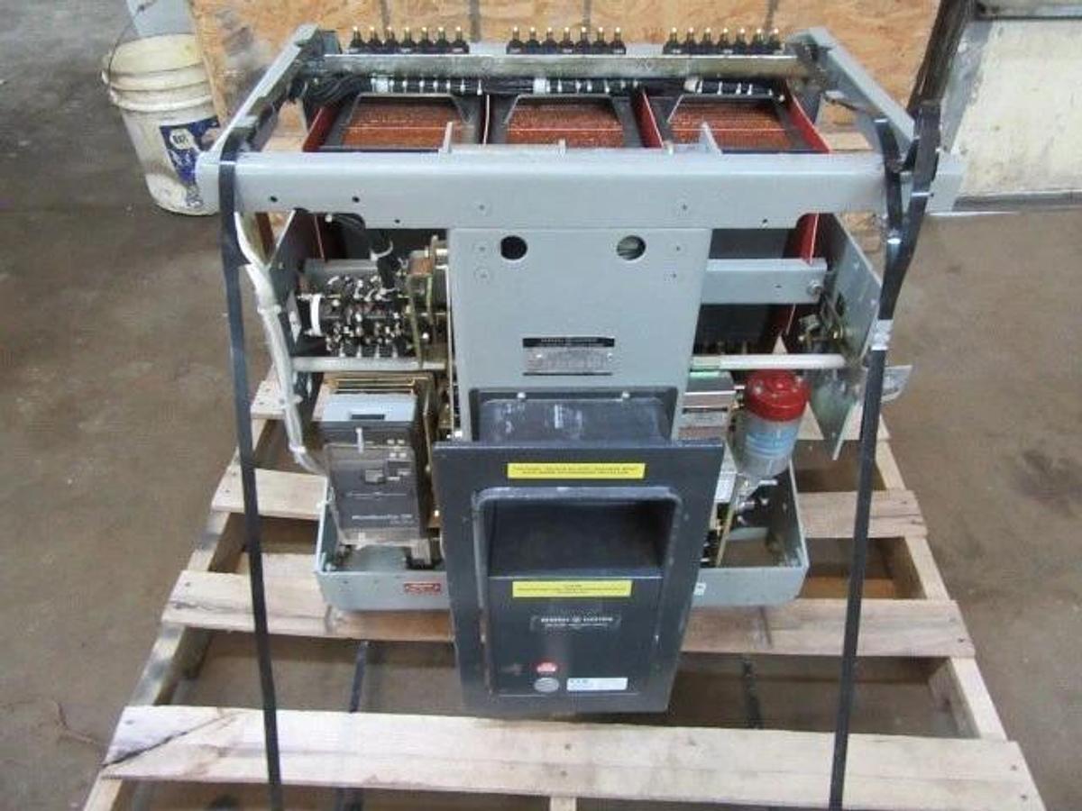 Used GE AKR 3200 AMP BREAKER AKR-8D-75-1 MICRO VERSA TRIP A332LSGMR 3200A GROUND LSG
