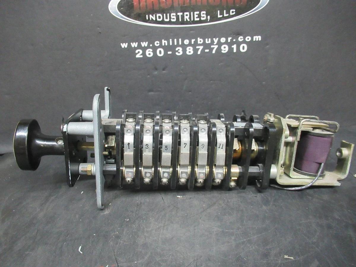 Used GENERAL ELECTRIC ROTARY SWITCH AND AUXILLIARY RELAY GEH-2058 12HEA61B355X2