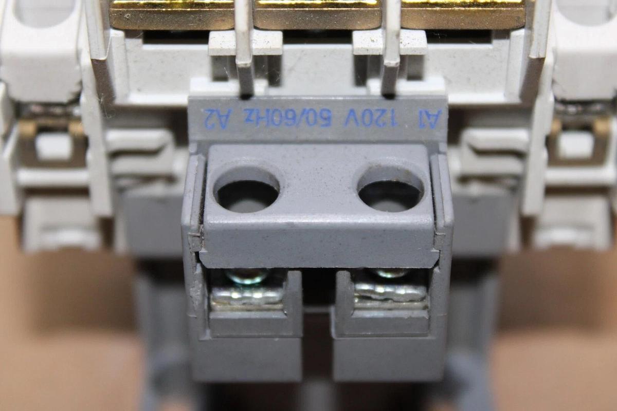 Used BENSHAW CONTACTOR RSC-40 50 AMP 600 VAC NEMA 1P 3-PHASE 25 HP COIL: 120 VAC