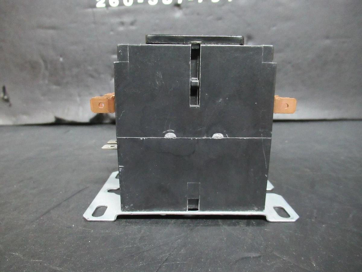 Used TYCO CONTACTOR 3100-30T1028MC HN53CD115 600 VAC 40 AMP 25 HP COIL: 120 VOLT