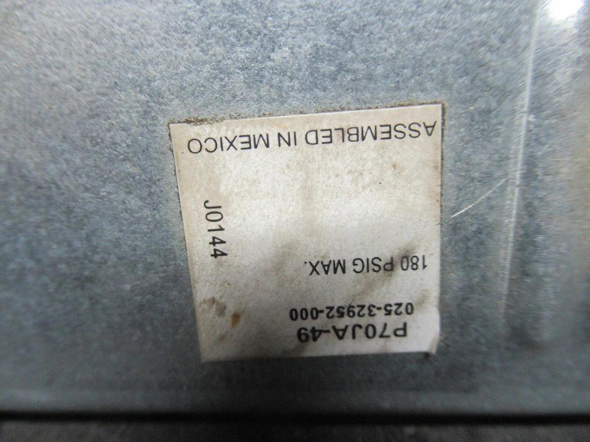 Used JOHNSON CONTROLS PRESSURE CONTROL P70JA-49 600 VAC 16 AMP 50/500 PSIG