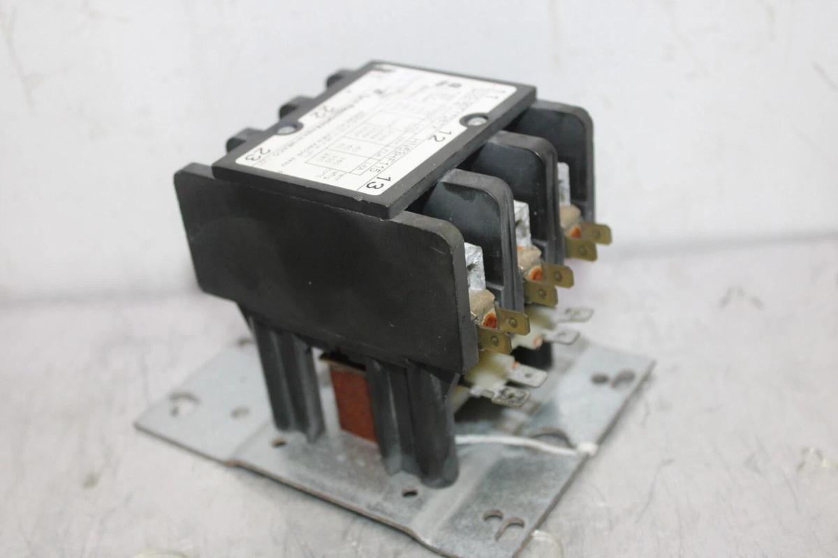 Used TYCO ELECTRONICS CONTACTOR HN53HF115 3100-30T1728TX 60 AMP 600 VAC 3-PHASE