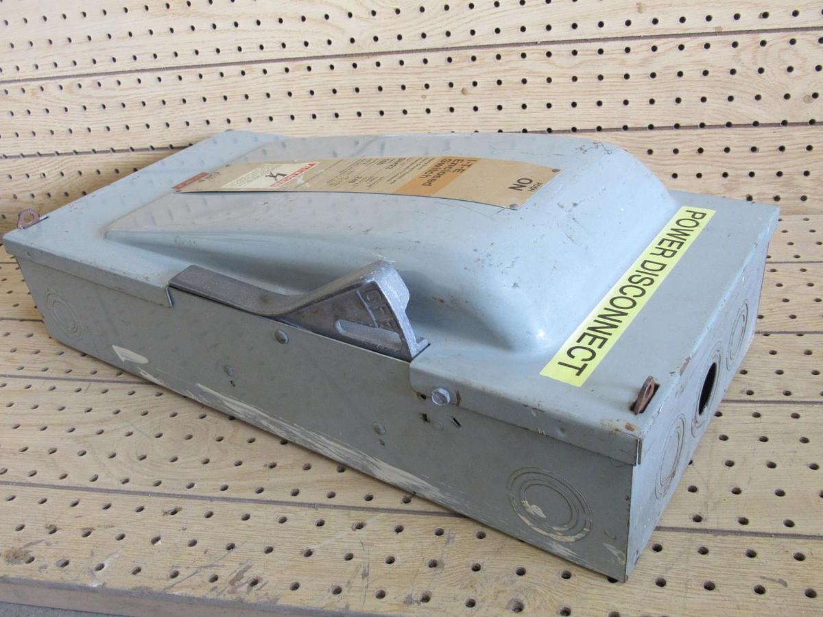 Used ITE DISCONNECT FUSIBLE SAFETY SWITCH SN423 240VAC 30HP 100A **WARRANTY**