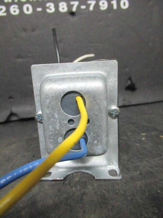 Used TYCO TRANSFORMER X1355026017 4000Y01C02B42 PRI: 120 VAC 20 VA SEC: 24 VAC