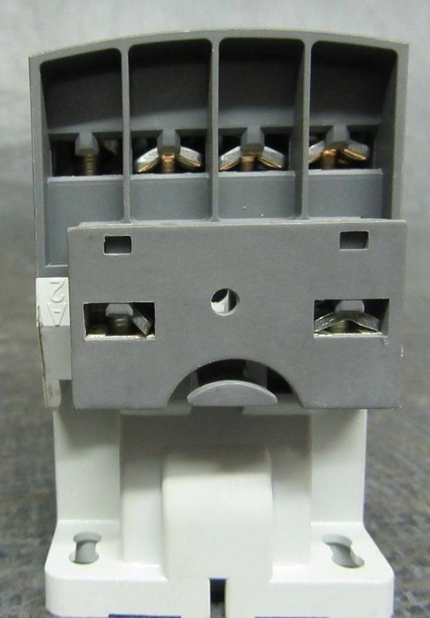 Used ABB CONTACTOR AF09 600V 7.5HP 3 POLE **WARRANTY INCLUDED**