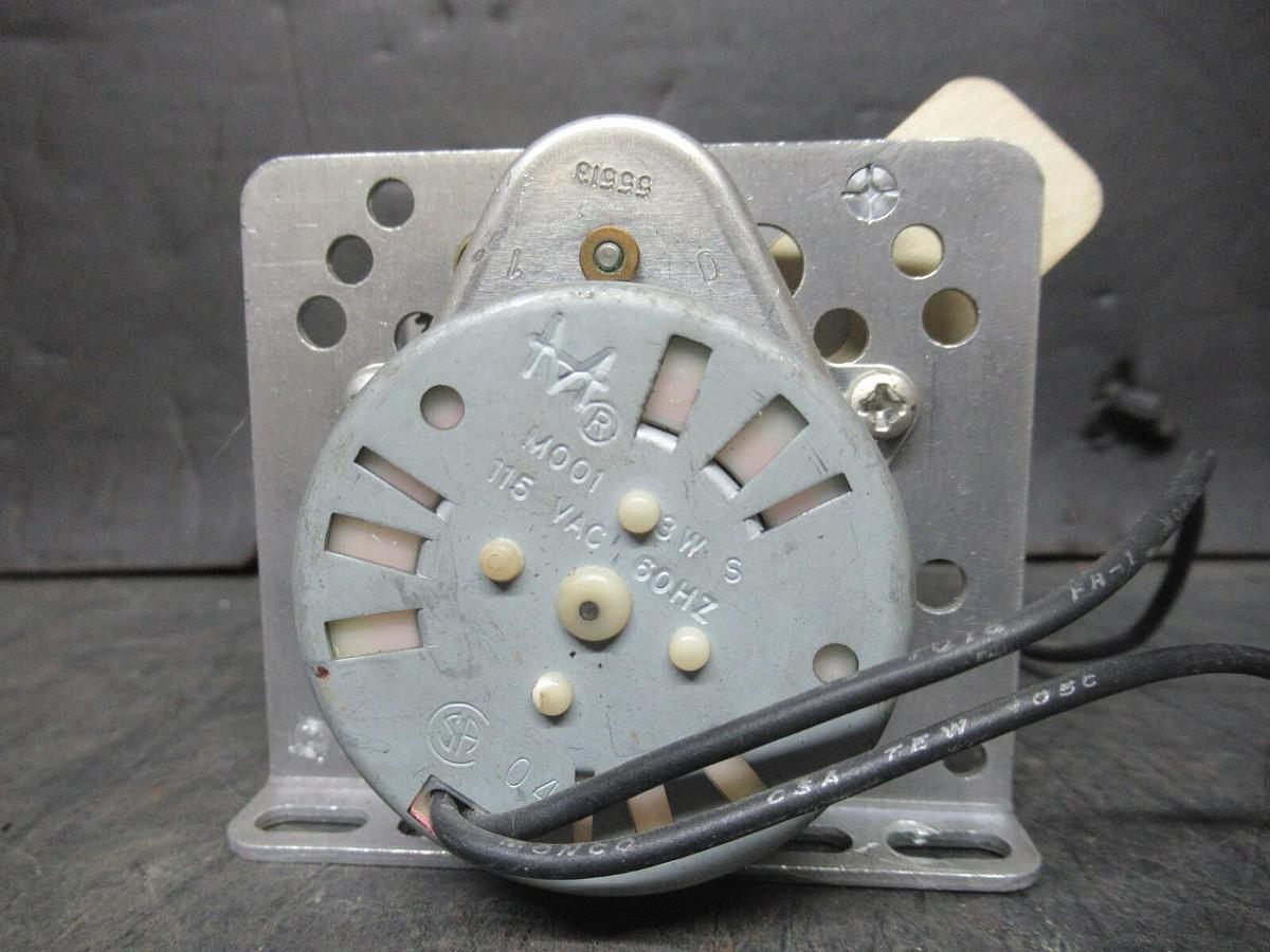 Used JOHNSON CONTROLS PRECISION 4-MINUTE TIMER 025-20790 120 VOLT 15 AMP **WARRANTY**