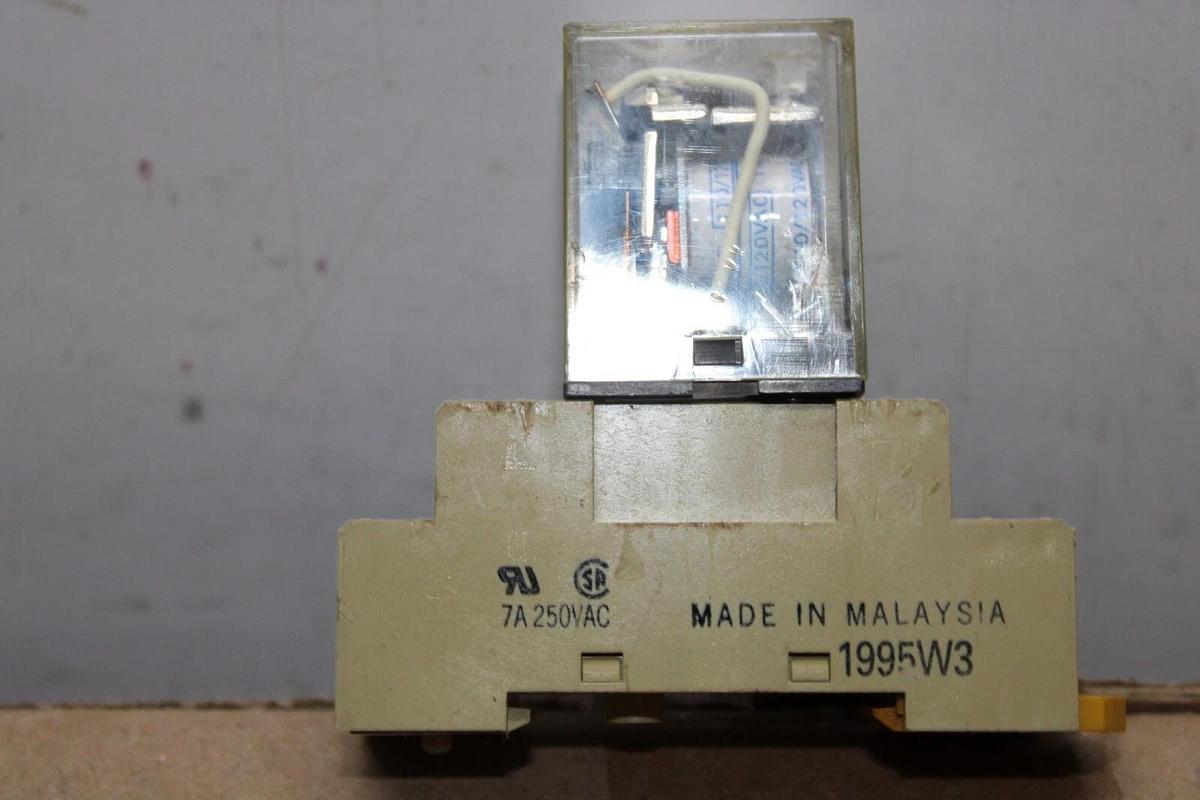 Used LOT OF 3 OMRON RELAY MY2Z 120/240 VAC 3 AMP 28 VDC **WARRANTY INCLUDED**