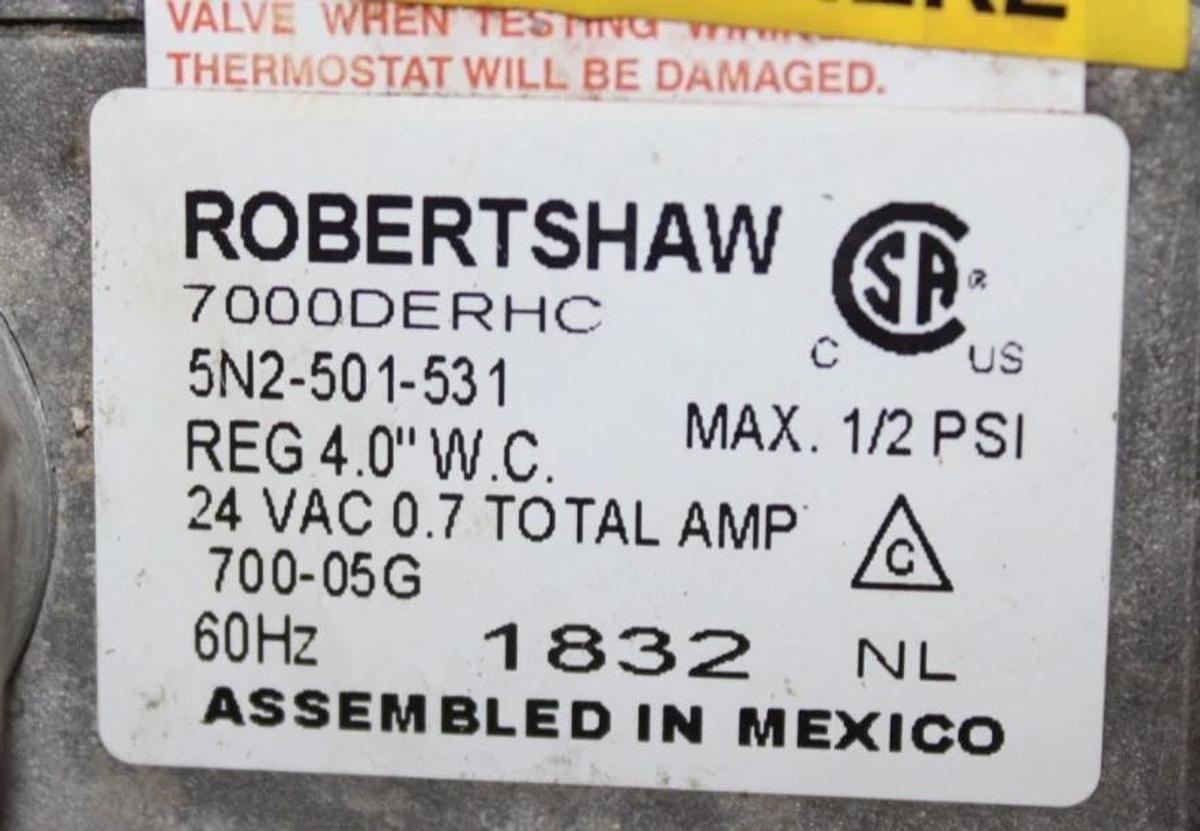 Used ROBERTSHAW GAS VALVE 7000DERHC 0.5 PSI W/ MAXITROL SELECTRA MODULATING VALVE