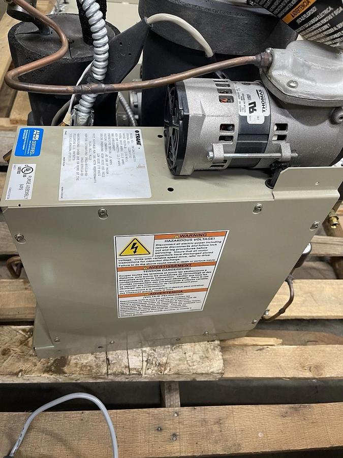 Used TRANE CHILLER PURGE PUMP PRGDA101AE000 M4FH-0026-IAA-240 115 VOLT 12.3 AMP