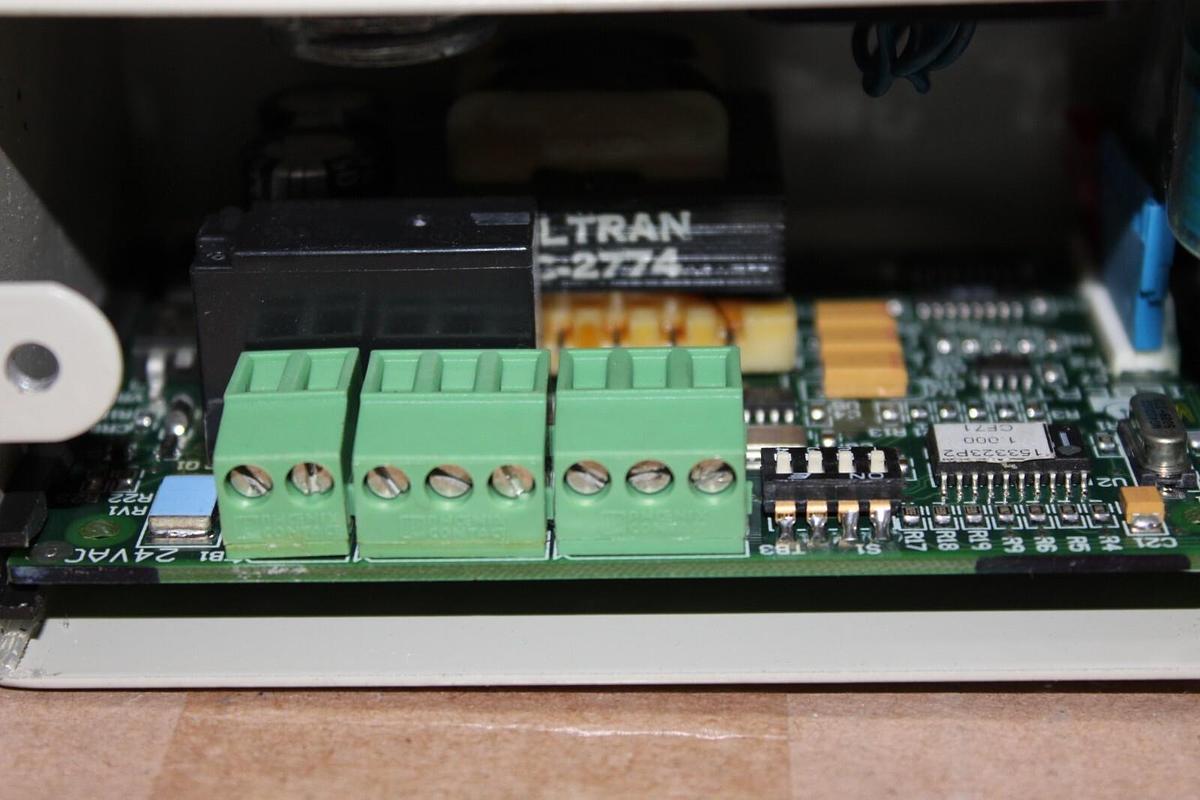 Used LIEBERT LIQUI-TECT SENSOR LEAK DETECTOR LT-460 REV. N 24 VAC 0.12 AMP 3VA TYPE 1
