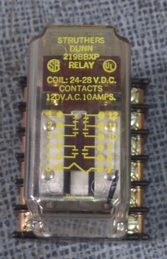 STRUTHERS DUNN RELAY WITH DUNCO BASE! 219BBXP 24 VDC COIL 120V 10 AMP