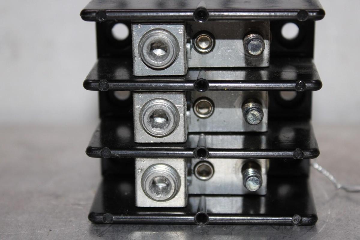Used BUSS WIRE LUG 16280-3 175 AMP 600 VOLT 3-POLE COPPER & ALUMINIUM
